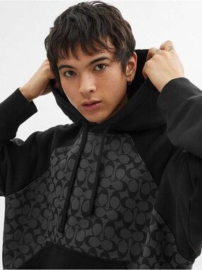 Authentic Signature Coach Hoodie 🧊〰️